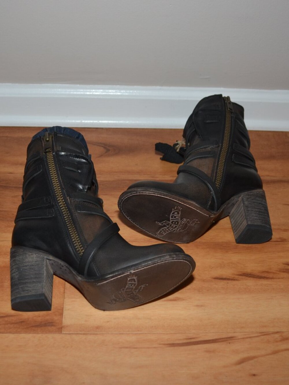 Freebird by Steven Baker NEW Black distressed Strap/Zip Women's Boots Size 7 - Picture 8 of 15